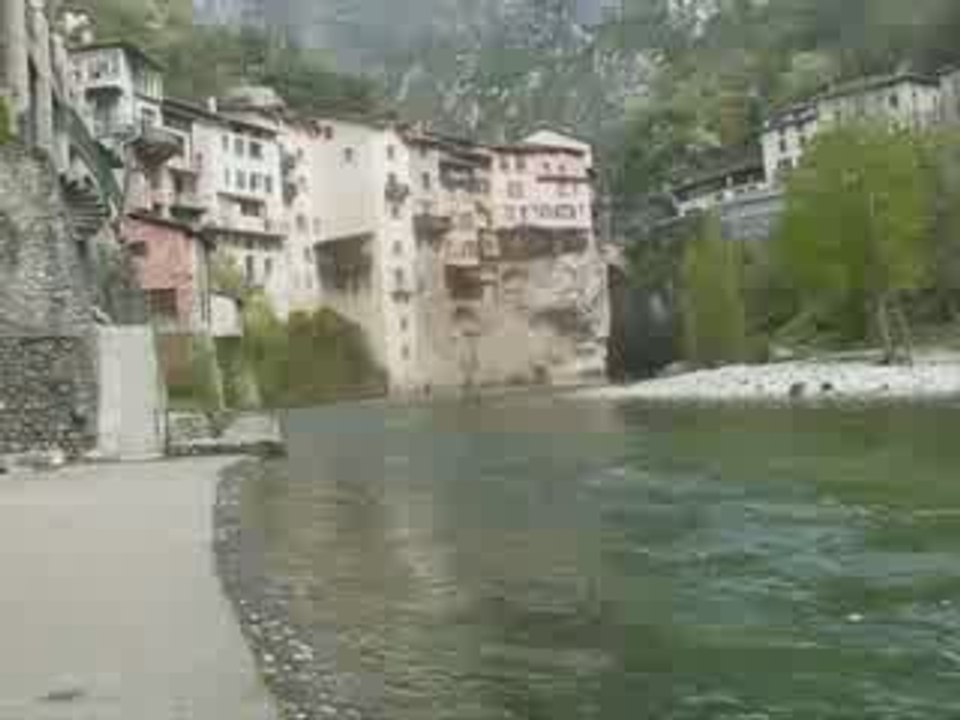 LA BOURNE
