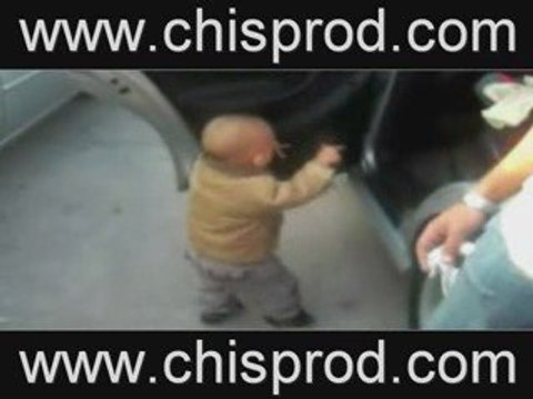 BEBE danceur de ouf à ibiza techno (baila como un loco)