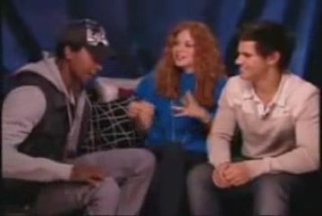 Taylor Lautner Singing Miley Cyrus Song