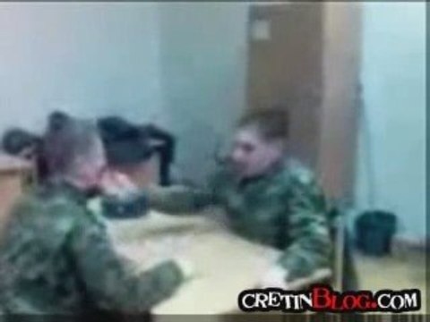 Bras de fer baston qui finit en baston -