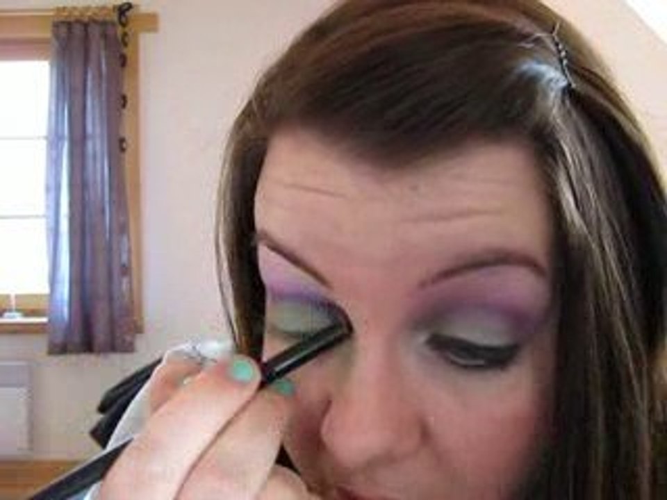 zielono-rozowy makijaz na oczy, cienie na wiosne