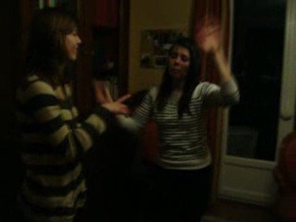 Début de soirée, Meghann et Lise complétement cuites xD