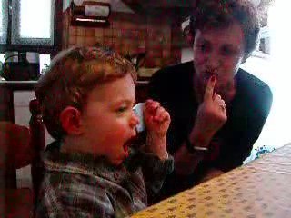 Gaspard chante "pirouette cacahuète