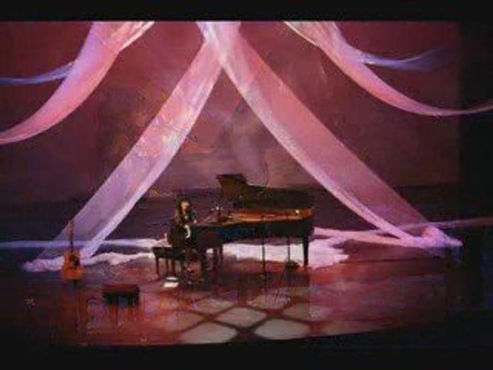I Dreamed a Dream - Allison Crowe live performance