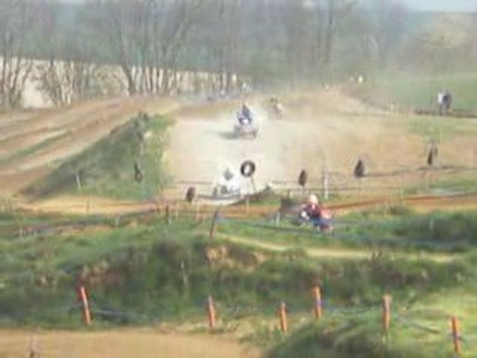 Aymeric poursuivi par 2 quads