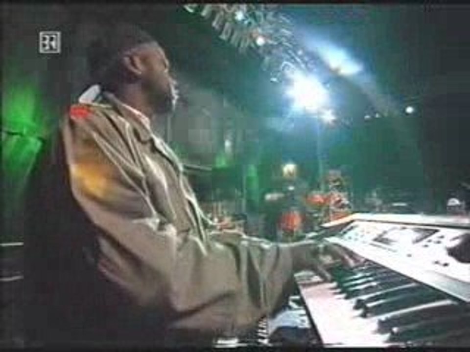 Ziggy Marley & The Melody Makers "beautiful day" live