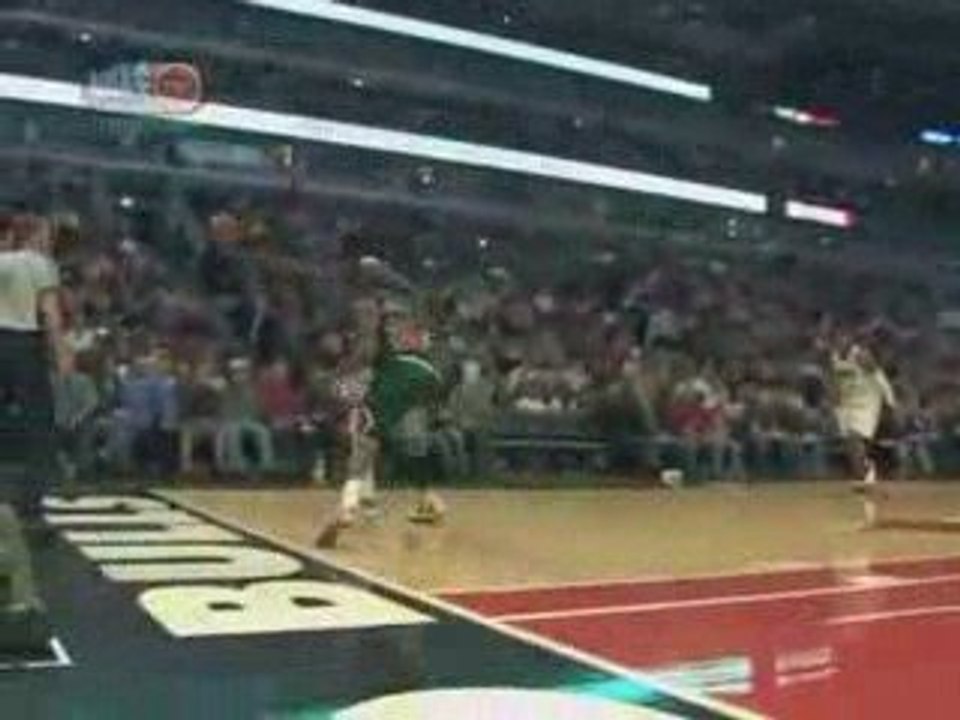 Samuel Dalembert Makes