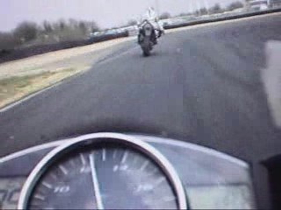Le vigeant 04/05/2009 (r6 vs 1000 gsxr)