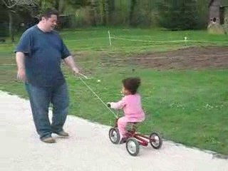 Si, elle fait (presque) du vélo toute seule