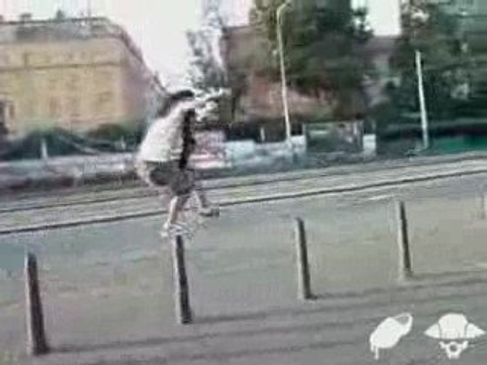 Marcher sur des poteaux