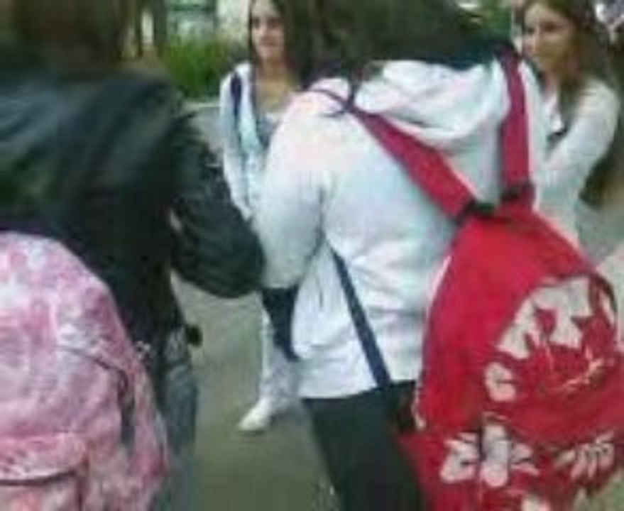 Ma première cigarette " putin ca me fait toussé "