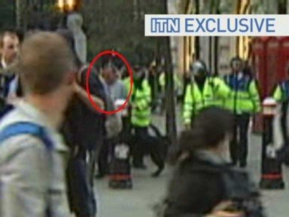 G20 death: Ian Tomlinson died from bleeding stomach