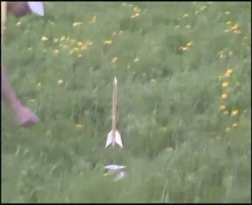 Tire 3 -- Nom de code, Lauren's rocket !