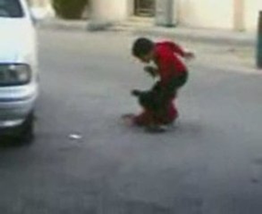 Sirenden korkan ufaklıklar.