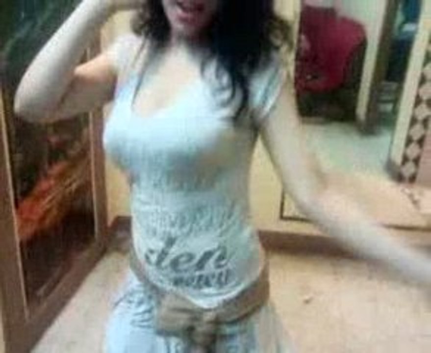 مصريه ترقص