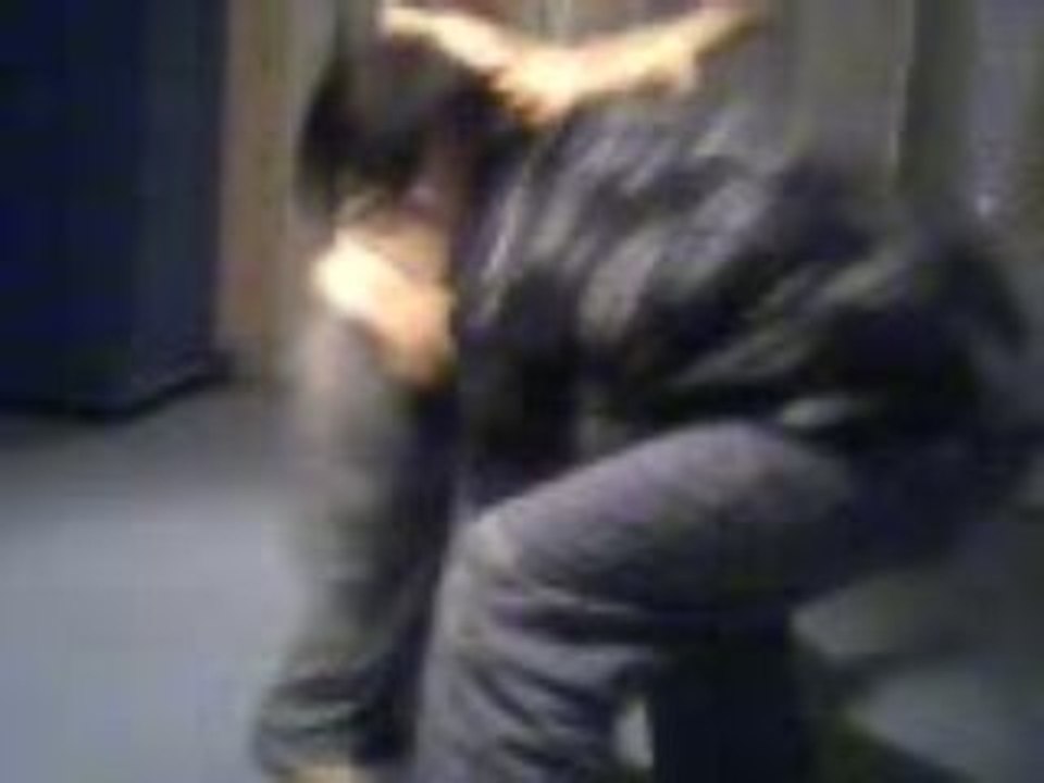 un mec ki se prend pour undertaker