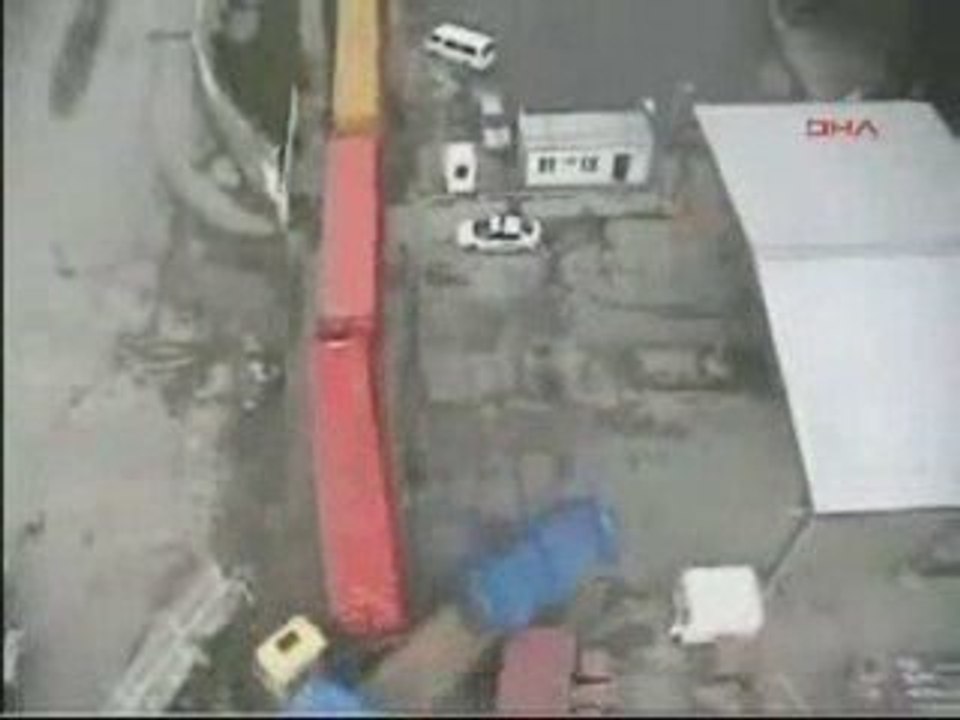 Un homme chanceux vs Camion + Train