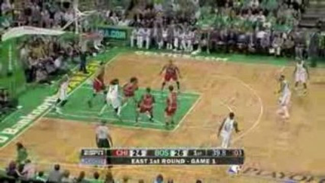 NBA Derrick Rose finds Joakim Noah for the breakaway alley-o