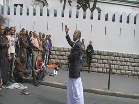 Manif Anti Boubakeur devant la Mosquée de Paris