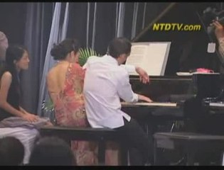 Concert de piano par Duo Ykeda en Indonésie