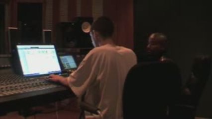 Bassirou en studio-séance de Mix