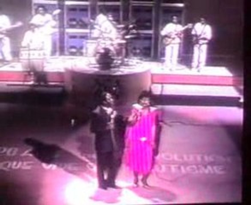 TABU LEY CHANTE  EN DUO AVEC MBILIA BEL