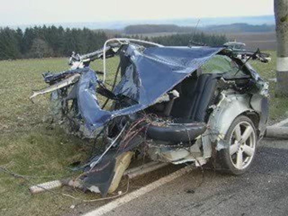 Audi_rs6 crash 170km h