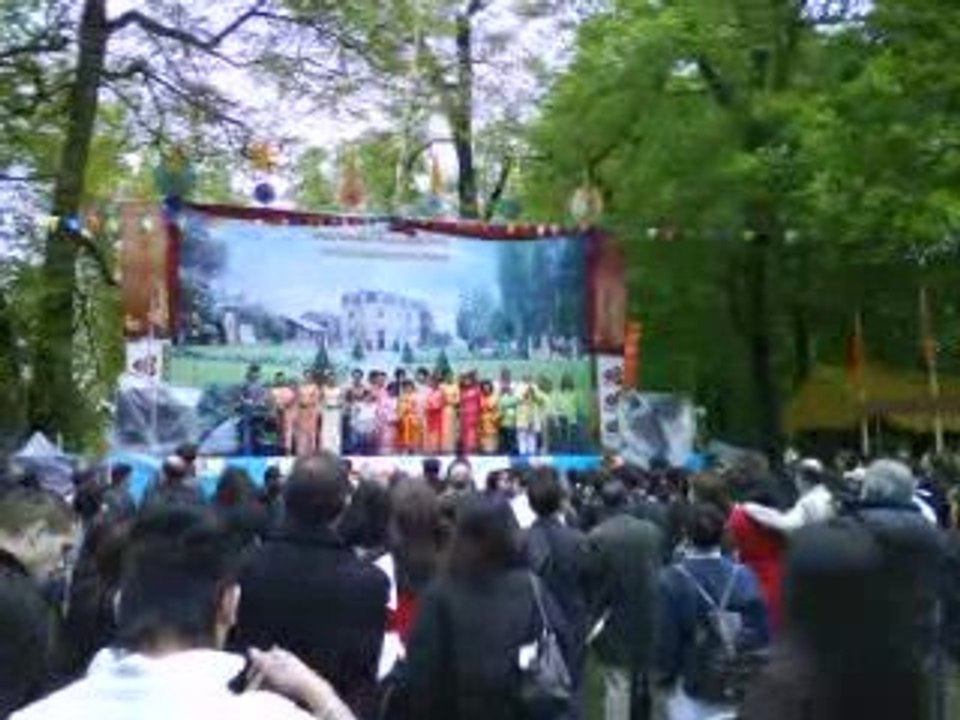 Songkraan au Wat Thammapathip de Moissy-Cramayel