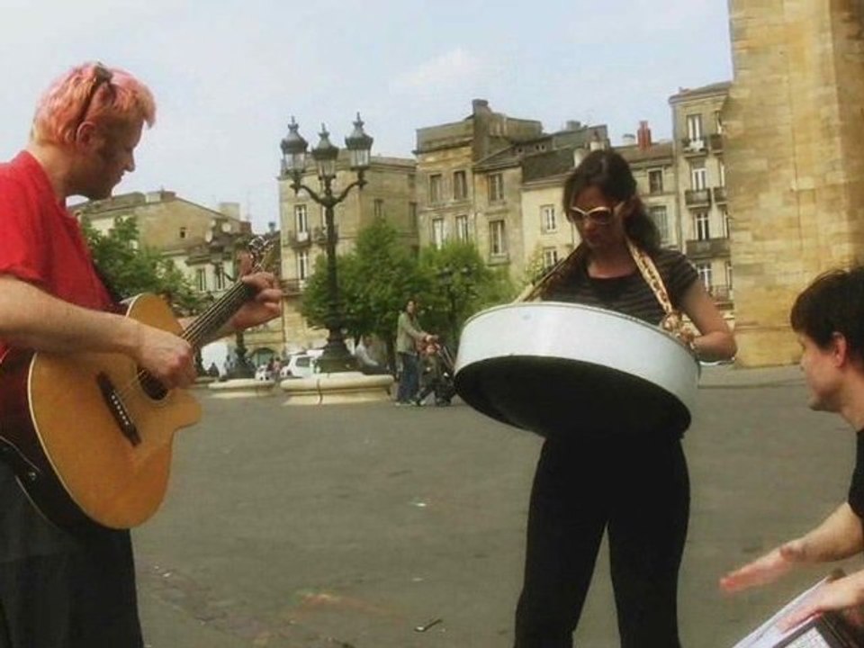 Dedans Dehors 2.2 / Dehors avec Machinchose "Si j'éteins"