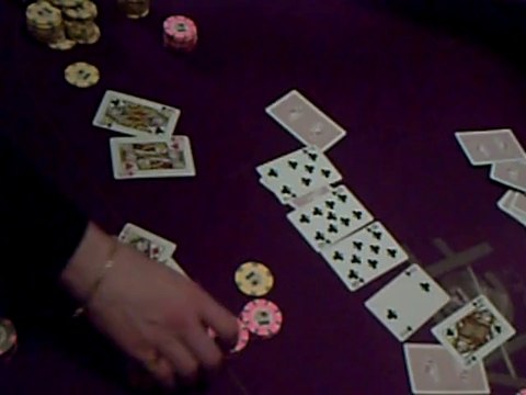 Thanh et sa paire de dames au deepstack Club Poker