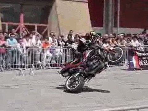 Stunt au salon de la moto de Alès