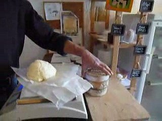 Mangeonslocal.fr : Fromage de vache et beurre locaux