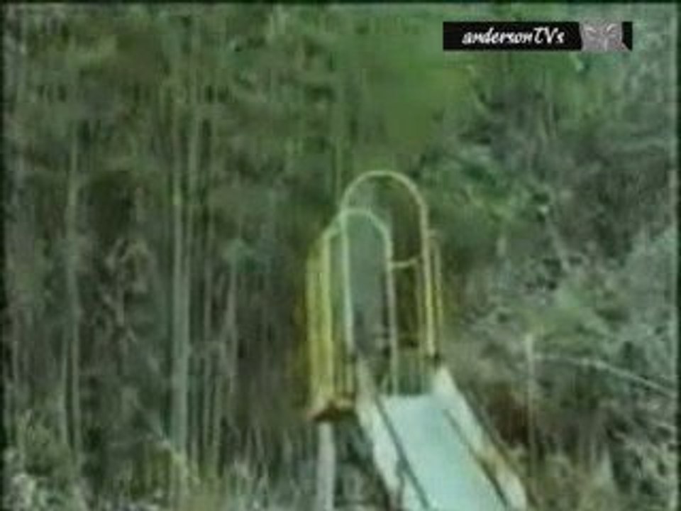 fantôme filmé sur un toboggan (officielle vidéo)