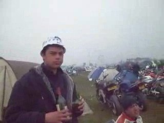 Le Mans 2009 camping bleu dimanche matin