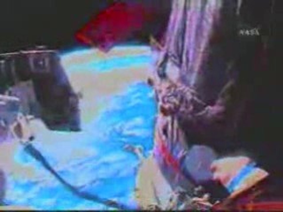 International Space Station Hoax : Space Walks in Water Pool