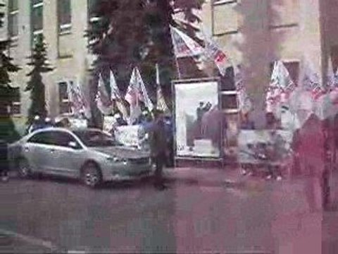 Пикет у Украинского посольства Молодая Гвардия