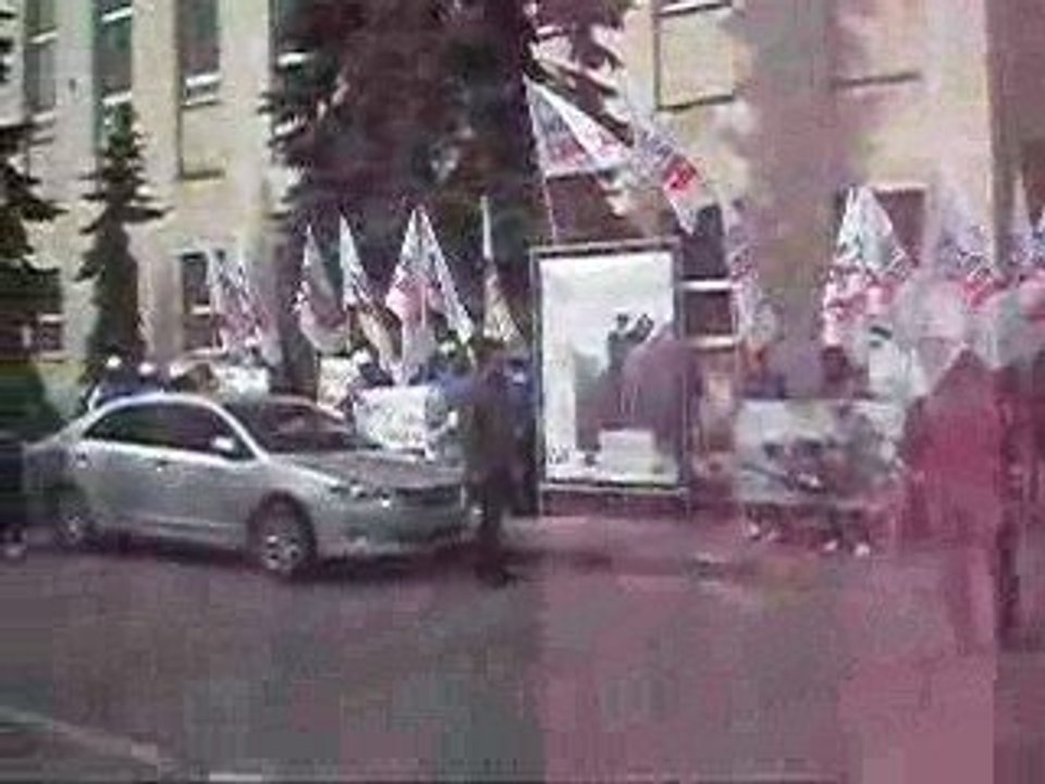 Пикет у Украинского посольства Молодая Гвардия