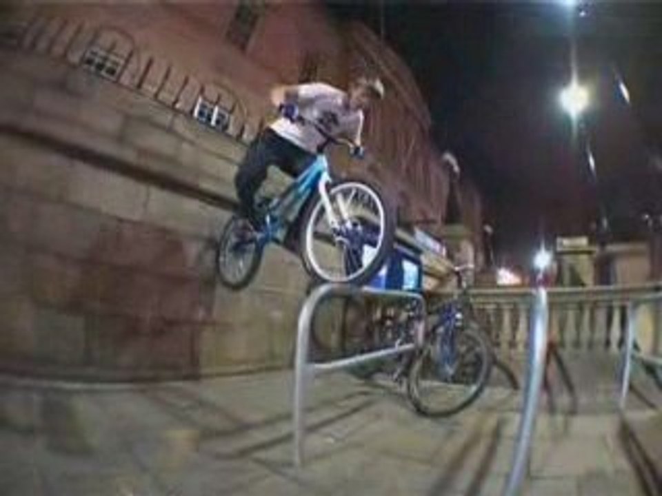 Danny MacAskill Trial Urbain En VTT inspired vidéo
