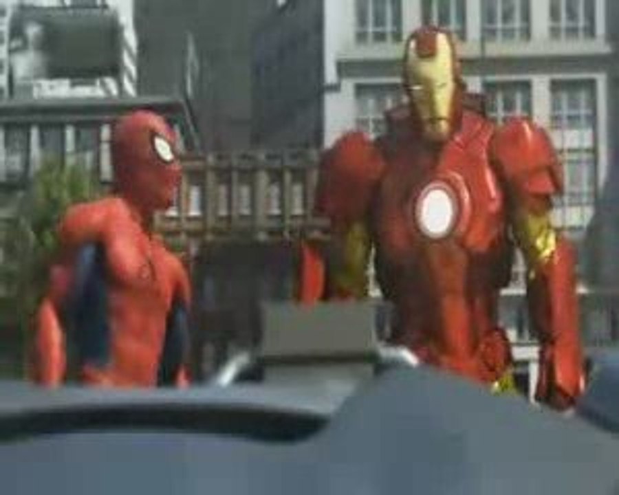 IronMan,spiderman,Hulk vs. A robot!!