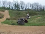 poulain en plien saut avec le yz