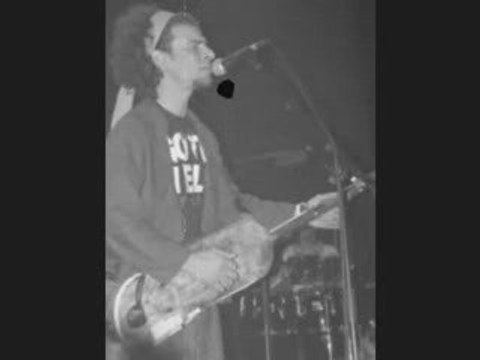 Printemps pervers - Amazigh Kateb lève le poing à la mémoire