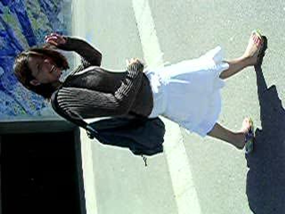 popo en jupe ! la classe ! ^^