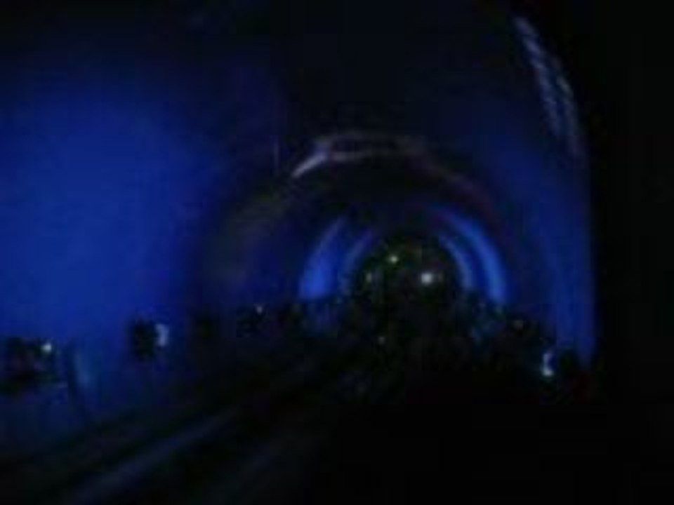 tunnel touristique du Bund à Shanghai