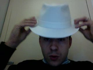 Chapeau petit bord style Trilby