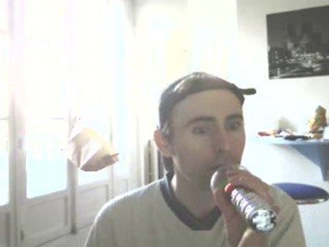 Wiwi égratigne Mrs Jackson