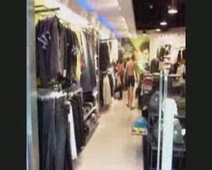 L'homme grenouille va faire ses courses