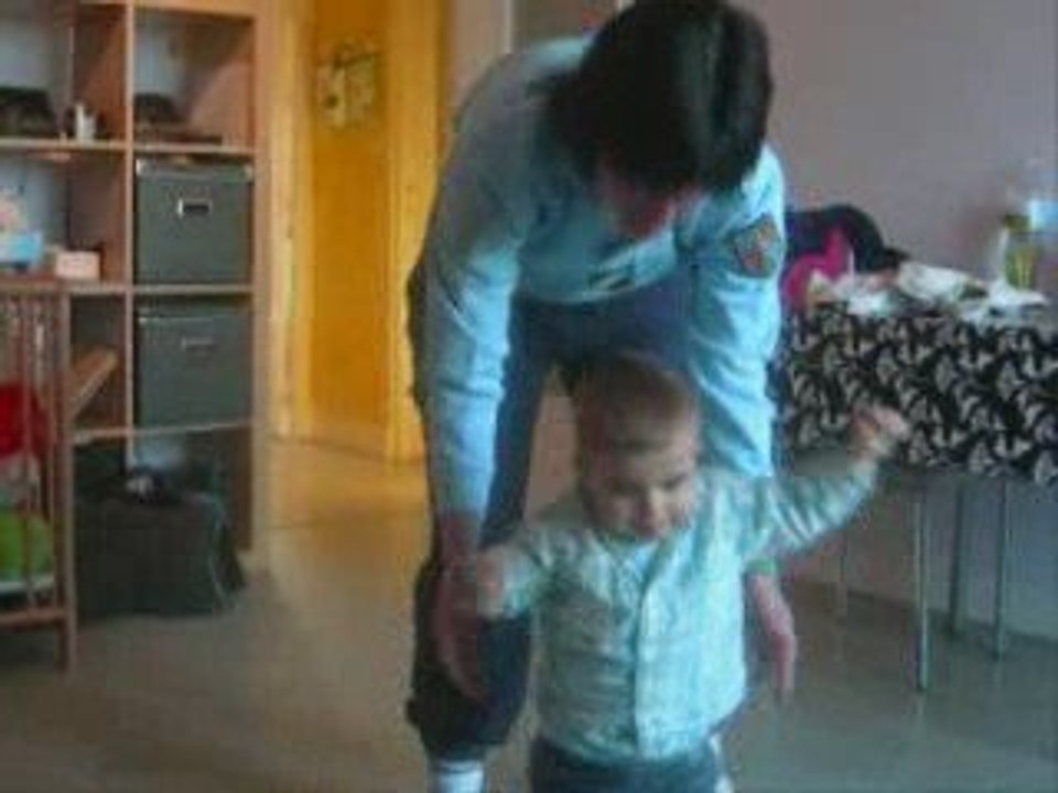 Lucas et ses premiers pas