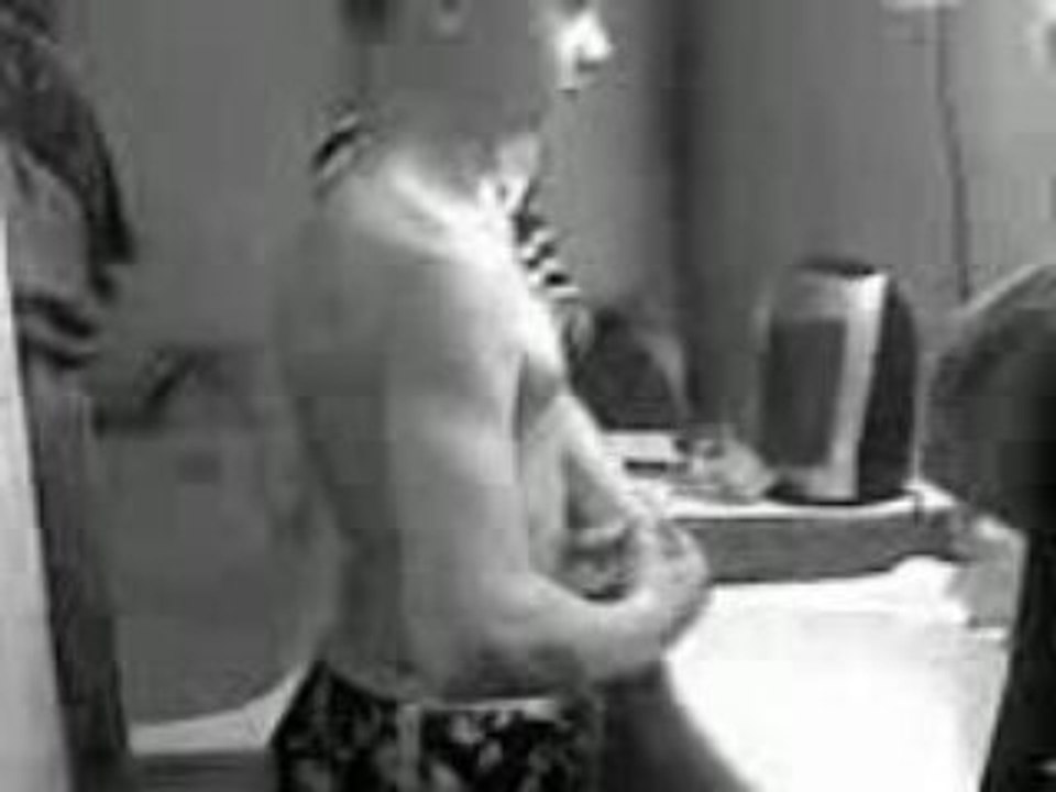 mon frere est plein delire