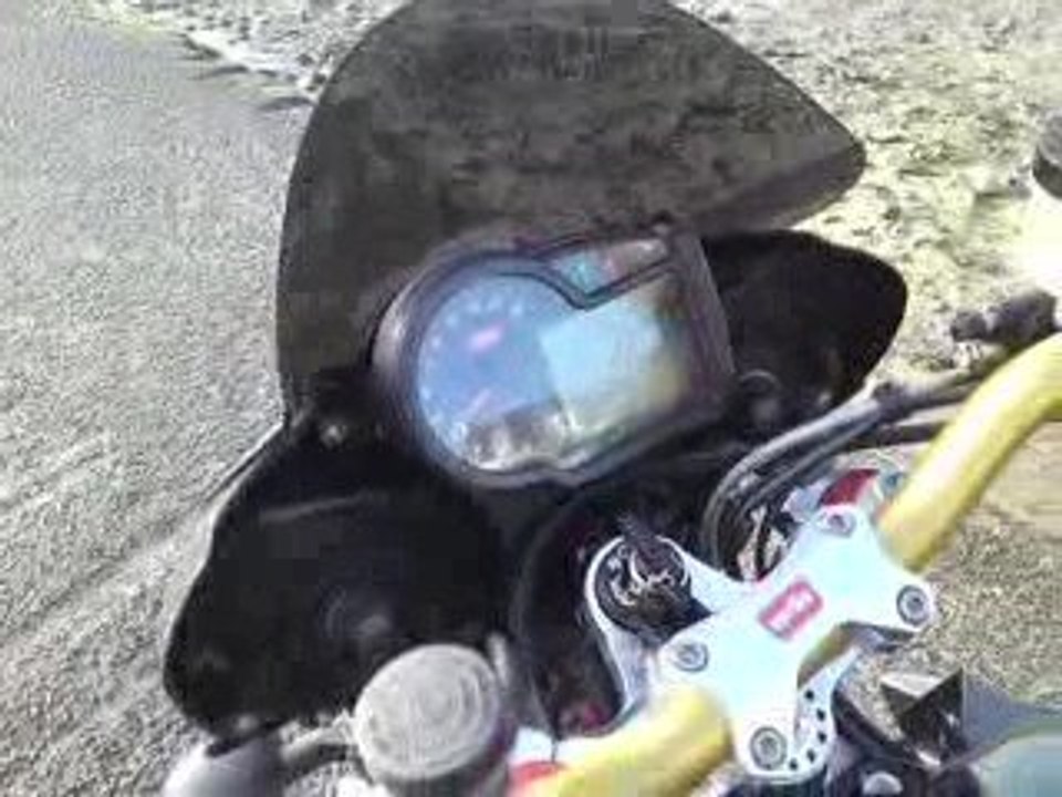 Aprilia Tuono 1000R with Mivv tuono