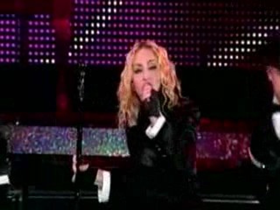 Madona,Beyonce,Heidi Klum,Zac Efron -Reuters"TALK OF THE TOW